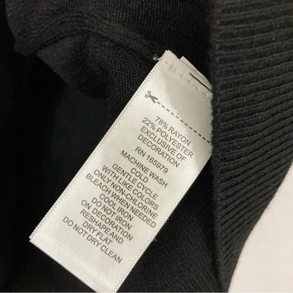 New Cable & Gauge Embellished Black Soft Stretch Knit Crew Neck Cut Out Top 1X - Picture 4 of 9